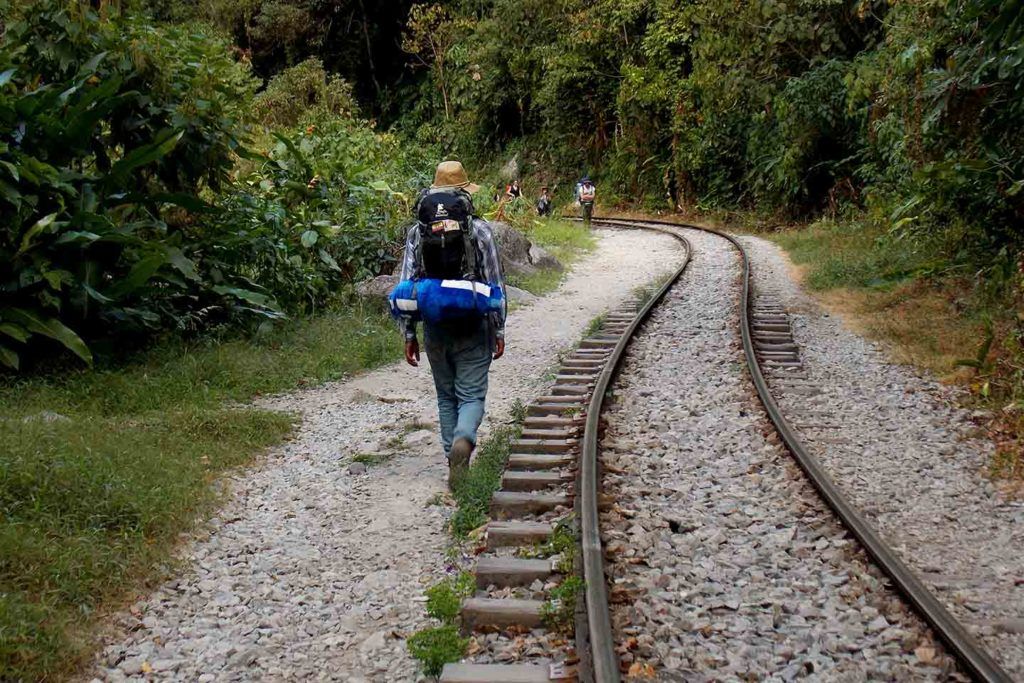 Machu picchu path - Train tracks